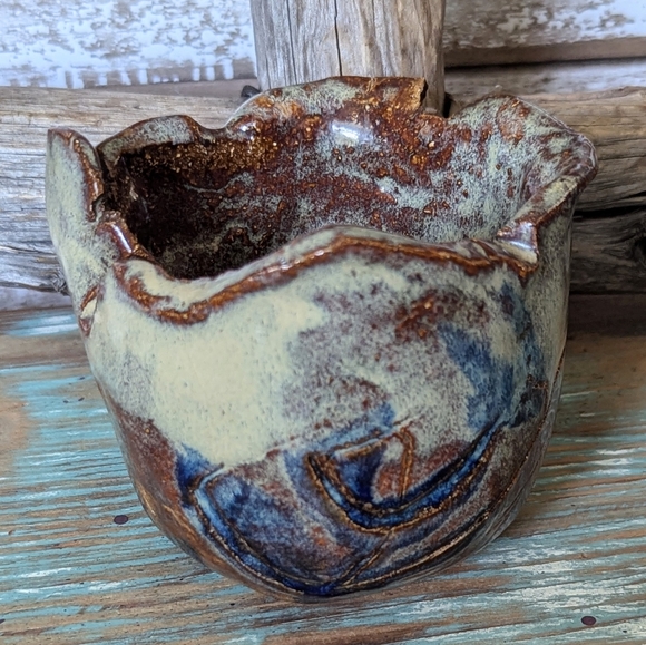 Vintage Uniquely Shaped Pottery Small Bowl - Picture 1 of 6